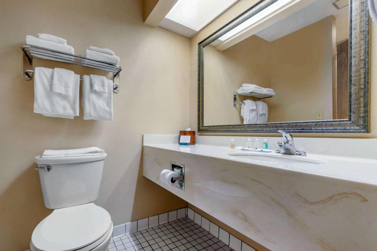 Quality Inn St Cloud West Сент-Клауд Экстерьер фото